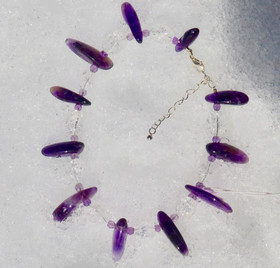 Rannekoru ametisti ja vuorikide jää-ice. LUMIKKI8