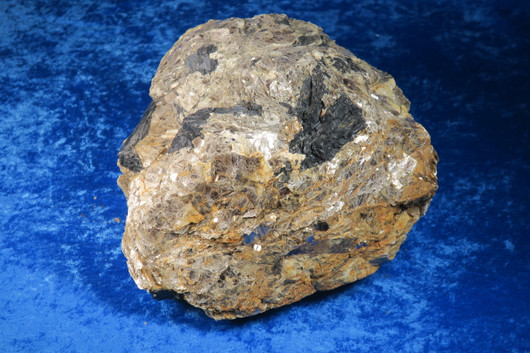 Musta iso turmaliini, muskoviitti 5,7kg, 20x19x12cm