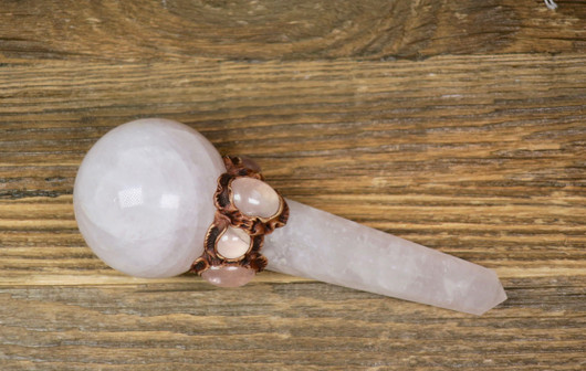 Chakrahoitosauva ruusukvartsipallo ja ruusukvartsikärki, 135mm