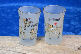 Shottilasi hirvet rakastelemassa, Finland, huurrettu lasi