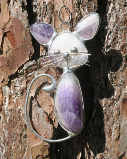 Ametisti kissa 85mm kivikissa, tiffanytyö nro1