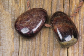 Riipus granaatti porattu