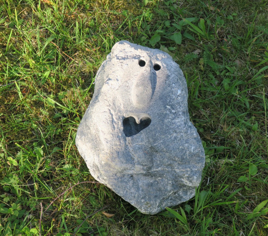 Kivenhenki vuolukivi 17,8kg. Uniikki pihakoriste. Suukkosuu