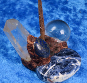 Suitsuketeline vuorikidepallo vuorikidekärki sodaliitti lapis latsuli 