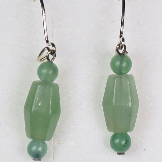 Korvakorut vihreä aventuriini kulmikas pitkä