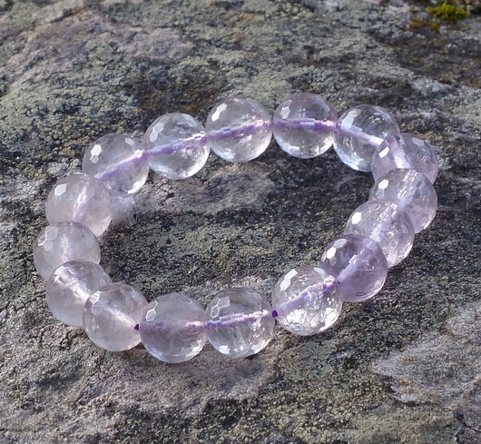 Rannekoru ametisti, vaalea viistehiottu 16mm 18cm LILA16