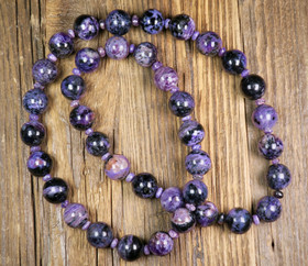 Helmet tsharoiitti 62cm pitkät, kookkaat ilman lukkoa