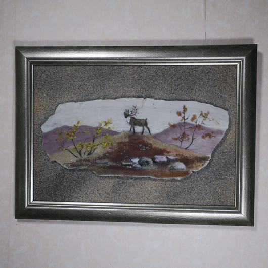  Kivimurskataulu marmorille poro ja tunturin ruska  