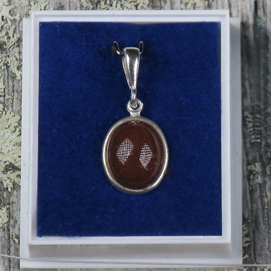 Riipus jaspis punaruskea, ovaali, siro A