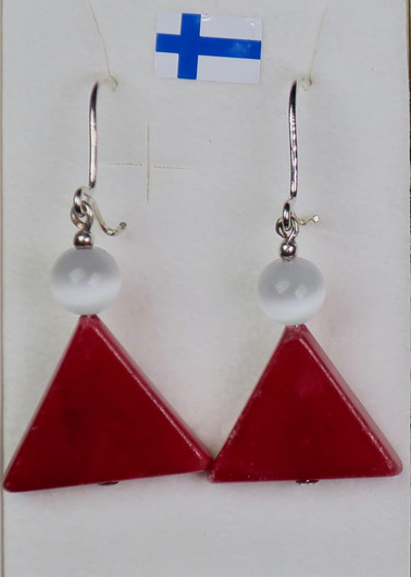 Korvakorut kvartsiitti punainen kolmio, tupsu kissansilmälasia 