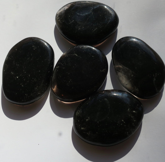 Savukvartsi tumma morion taskukivi keskim 28g