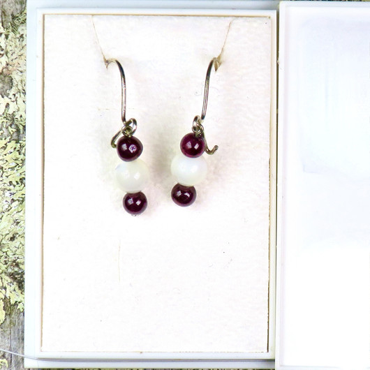 Korvakorut almandiini granaatit ja helmiäinen 464