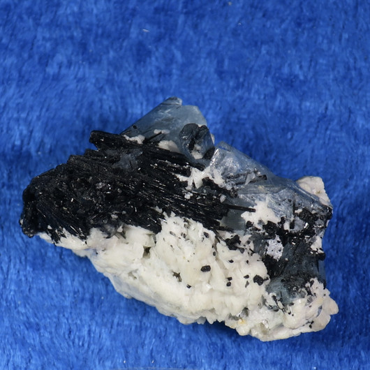 Akvamariini ja musta turmaliini kidesykerö 29g ak118