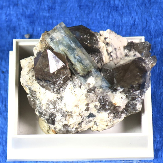 Akvamariini ja savukvartsi kidesykerö 25g ak129