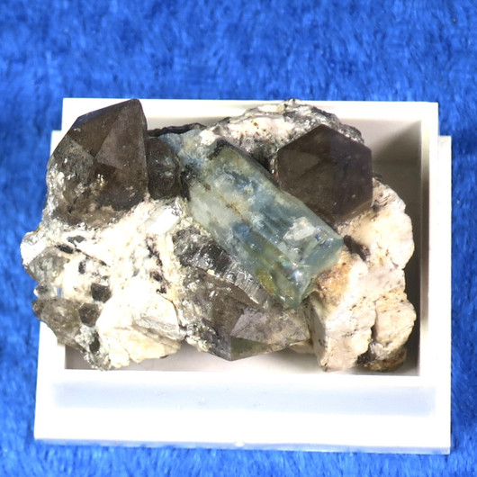 Akvamariini ja savukvartsi kidesykerö 25g ak129