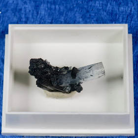 Akvamariini ja musta turmaliini kidesykerö 3g ak125