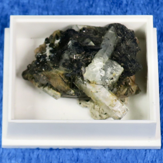 Akvamariini ja musta turmaliini kidesykerö 10g ak115 