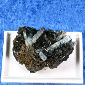 Akvamariini ja musta turmaliini kidesykerö 38g ak104