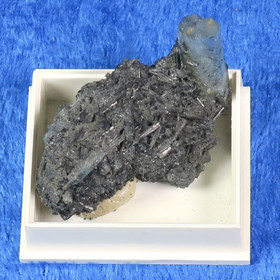 Akvamariini ja musta turmaliini 14g kidesykerö ak124 Namibia