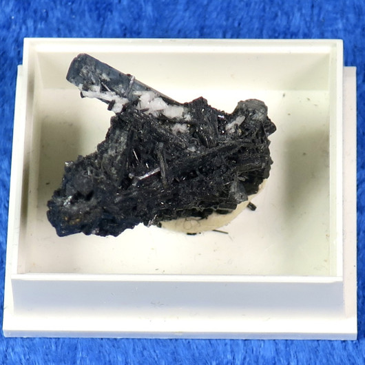 Akvamariini ja musta turmaliini kidesykerö 7g ak134 Namibia