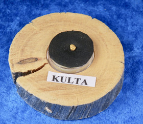 Hippukulta 0,330g kelohonkarasiassa Lemmenjoki Suomi-Finland nroB