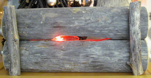 Pöytävalaisin RAKOVALKEA Lapin kelopuu tunnelmallinen 3W liekkilamppu