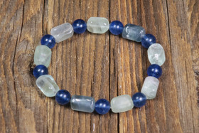 Rannekoru fluoriitti ja kvartsi n.16cm joustavassa silikoninauhassa.