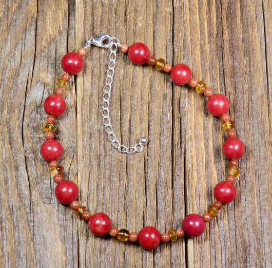 Rannekoru punainen kvartsiitti sitriini kultavirta aventuriini. Ruska1