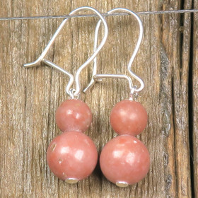 Korvakorut kalkkikivi Roosa1