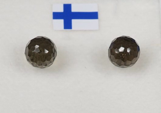 Nappikorvakorut savukvartsi 6mm viistehiottu