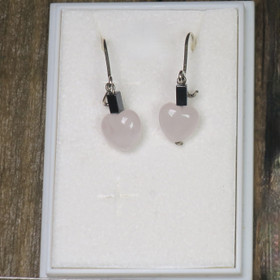 Korvakorut ruusukvartsisydän ja hematiitti SKK