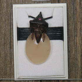 Riipus keltainen aventuriini ovaali piksihahmo  rubiini hatussa pi21