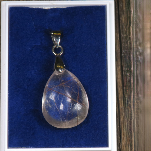 Riipus rutiilikvartsi pisara y7