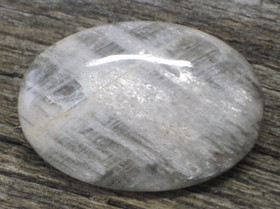 Rintakoru gelioliitti