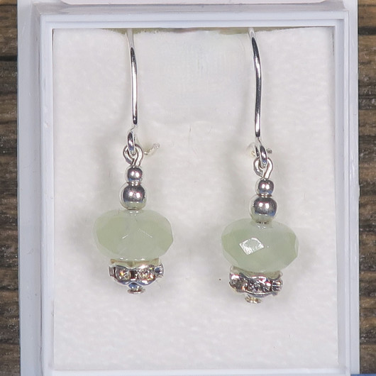 Korvakorut prehniitti siro viistehiottu zirkonikoristein 1vhz. Crista