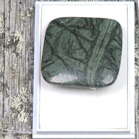 Rintakoru tinguaiitti neliö T8 