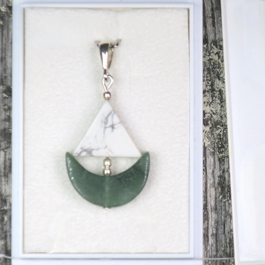 Riipus jadelaiva magnesiittipurje. JOLLA1