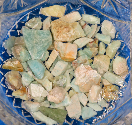 Amatsoniitti raaka, eri kokoisia 500g erä Brasilia