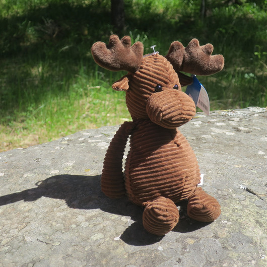 Pehmolelu hirvi suklaanruskeaa vakosamettia. Retro