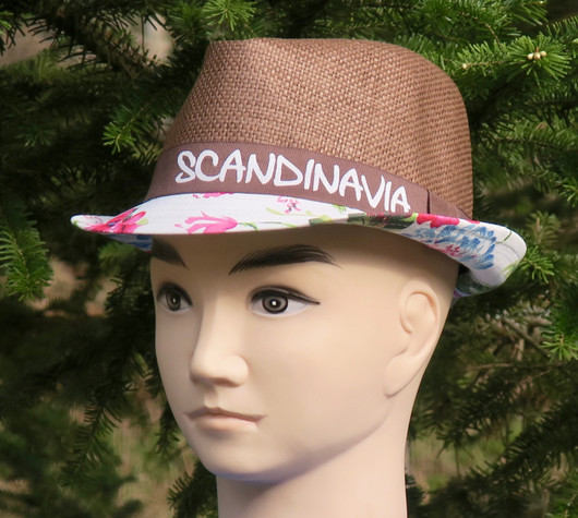 Kesähattu Scandinavia, sukalaanruskea, lieri kukkakuosia