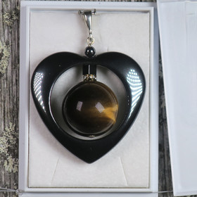 Riipus hematiittisydän ja tiikerinsilmä