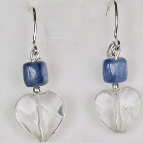 Korvakorut vuorikidesydän viistehiottu ja sininen kyaniitti