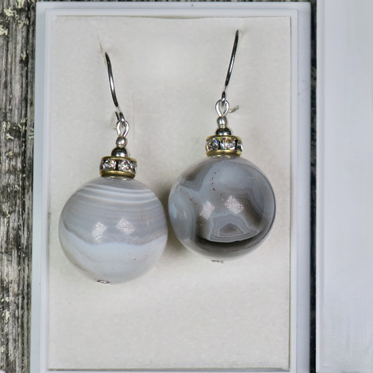 Korvakorut akaatti 16mm natural zirkonikoristein Z5