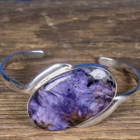 Hopearannekoru tsharoiitti ovaali B