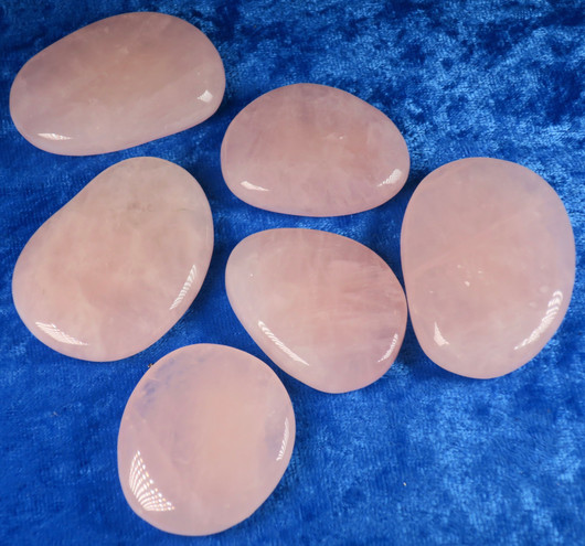 Ruusukvartsi taskukivi 