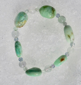 Rannekoru krysopraasi litteä ja 8mm, 4mm fluoriitti  16cm