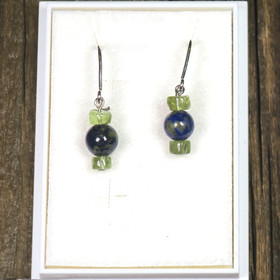 Korvakorut lapis latsuili ja peridootti Sinikka4b