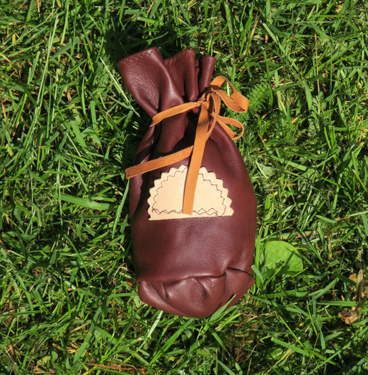 Poronnahkapussi korkeus 14cm, leveys 10cm