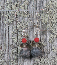 Korvakorut fossiilijaspis ja savukvartsi, akaatti Fos88