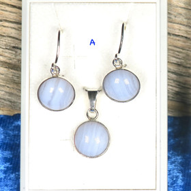 Hopeakorusetti kalsedoni riipus ja korvakorut 10mm. Valitse